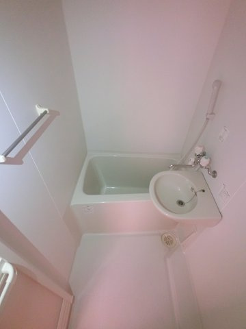 ルームピア船橋の浴室