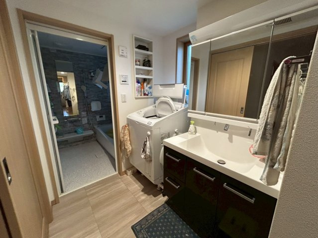 館山市南条　中古戸建の独立洗面台