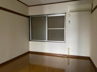 洋室６帖・雨戸シャッターあり。