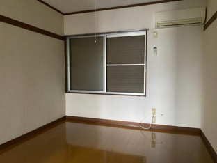 洋室６帖・雨戸シャッターあり。