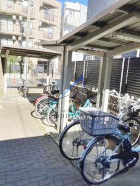 サンテミリオン田園調布南のその他共用部分|駐輪場です。