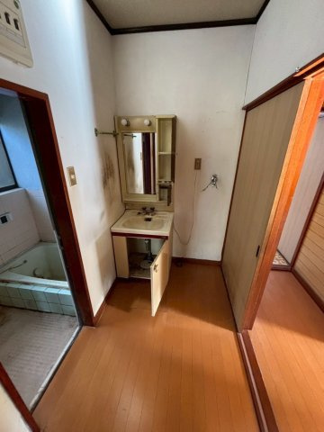 市原市喜多　中古戸建の洗面所