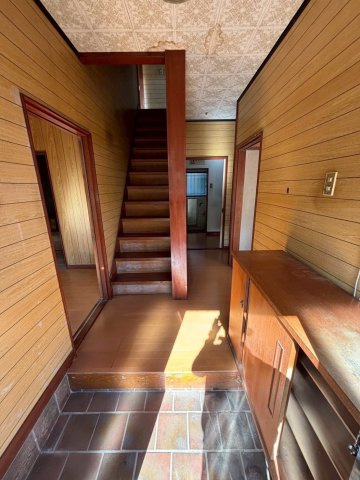 市原市喜多　中古戸建の玄関