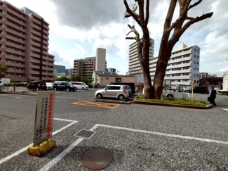 【駐車場】 | 敷地内駐車場に空きがあるので車をお持ちの方でも安心です