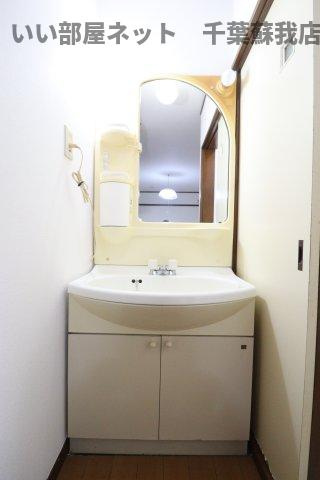第3タウニィ宮崎の洗面所|ゆったりとスペースのある洗面所