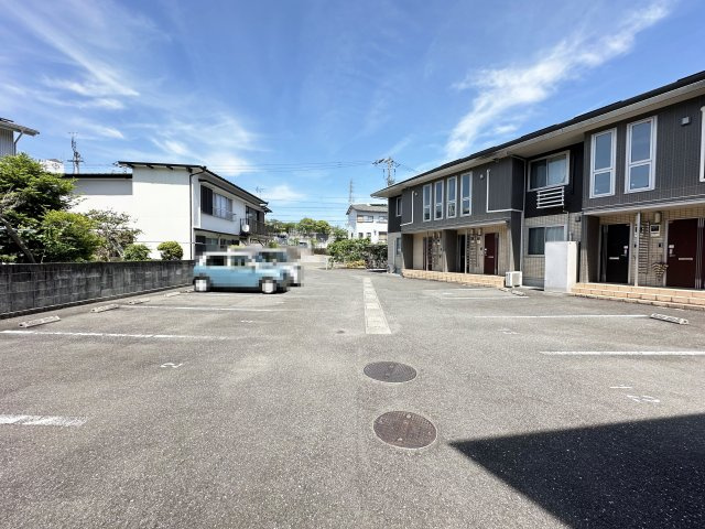 ミルパーチェの駐車場