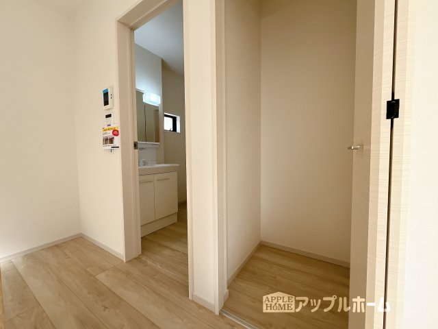 熊谷市別府２丁目　新築戸建　全1棟　の玄関