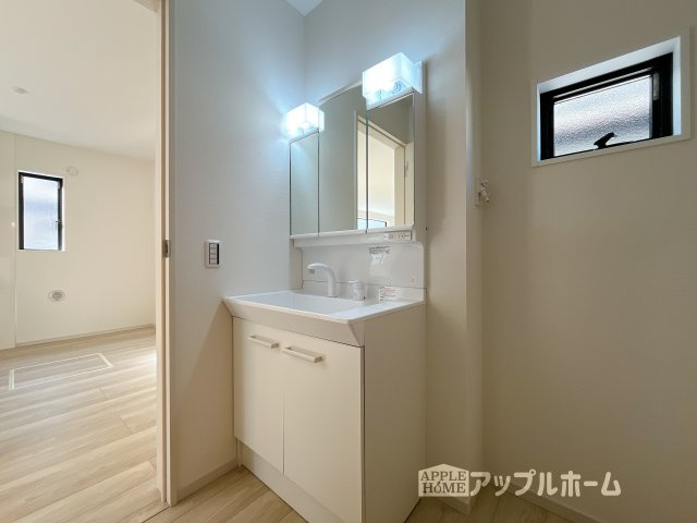 熊谷市別府２丁目　新築戸建　全1棟　の独立洗面台