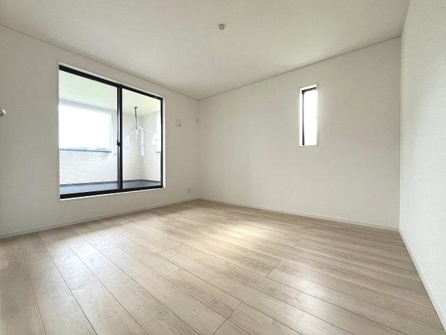 【寝室】 | 糟屋郡宇美町宇美東1丁目第2　1号棟（全5棟）【仲介手数料無料・0円】 | 現地写真。2階主寝室です。