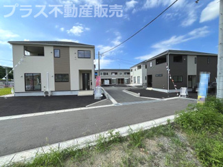 【外観】 | 現地写真。プラス不動産販売なら、現場の全ての棟をまとめてご見学頂けます。