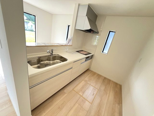 【キッチン】 | 糟屋郡宇美町宇美東1丁目第2　1号棟（全5棟）【仲介手数料無料・0円】 | 現地写真。