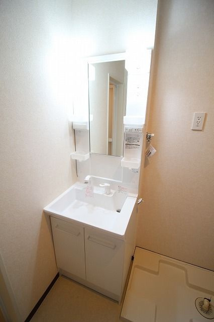 バローニB棟の独立洗面台