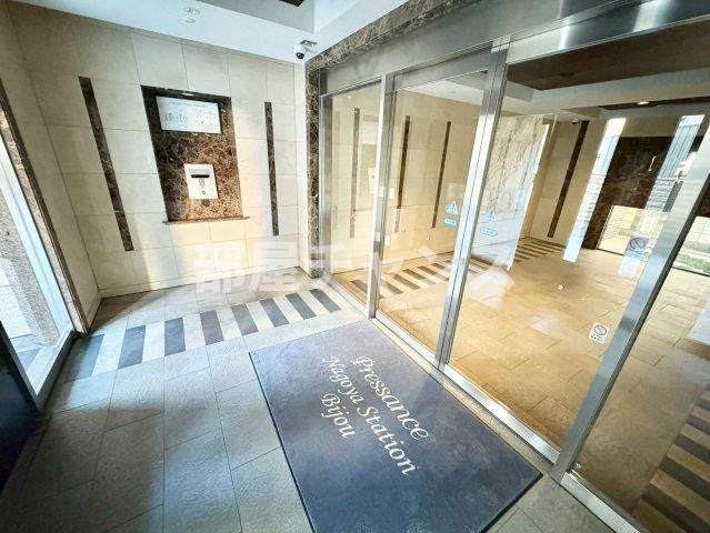 プレサンス名古屋STATIONビジュのエントランス
