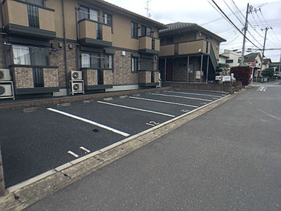 【駐車場】 | クロスクローバーⅡ | 駐車場