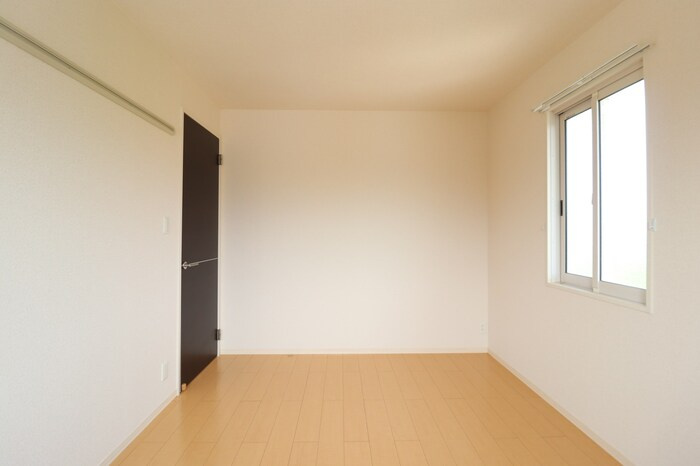 フローラコートの洋室|洋室６帖