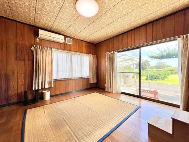 浜名区宮口の居間・リビング|2面採光のため、明るい空間になっています！

