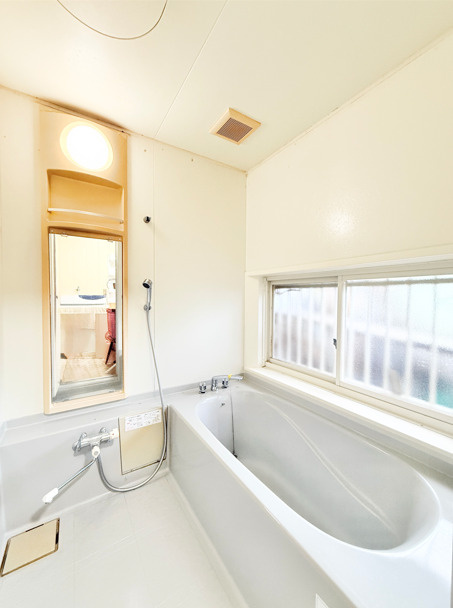 浜名区宮口の浴室|広々とした浴室！足を伸ばしてもゆとりのある広さです！
