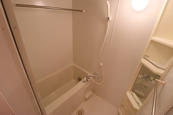 オベルジーヌ Ｂの浴室|バスルーム