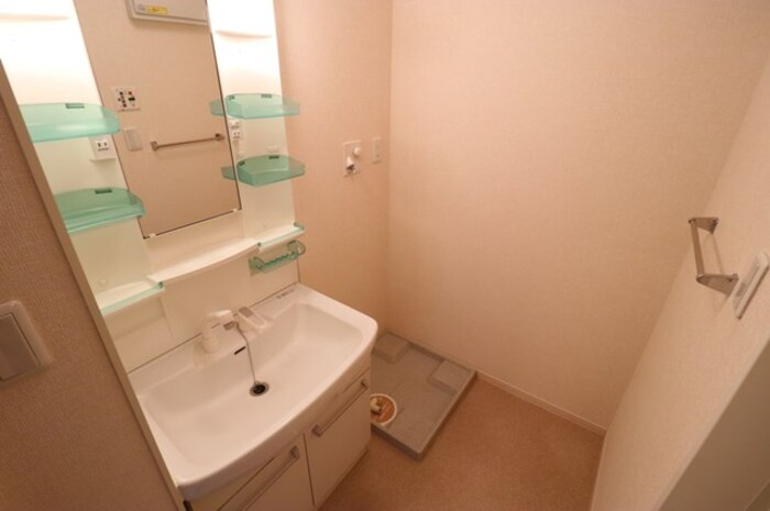 オベルジーヌ Ｂの独立洗面台|洗髪洗面化粧台