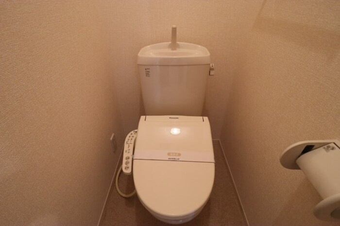 オベルジーヌ Ｂのトイレ|温水洗浄暖房便座