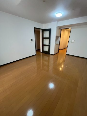THE UMEDA TOWER（ザ・梅田タワー）の居間・リビング