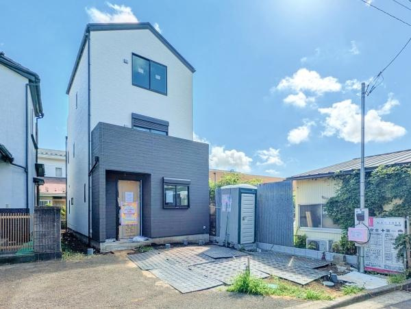 横浜市戸塚区汲沢７丁目の新築一戸建の前面道路含む現地写真|車通りが少ない為、小さなお子様にも安心です。
是非一度、現地へ起こしください。

