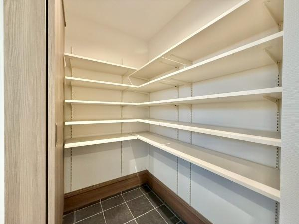 【収納】 | シューズクローゼットで散らかりがちな玄関もスッキリ！
