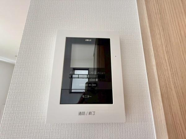 【内装】 | モニター付きインターホンなので安心です！