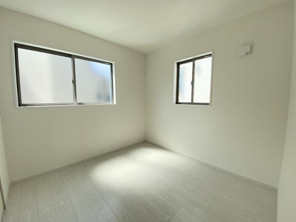 【洋室】 | 明石市東野町1期2号棟　新築戸建