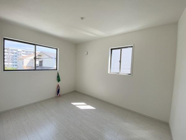 【洋室】 | 明石市東野町1期2号棟　新築戸建