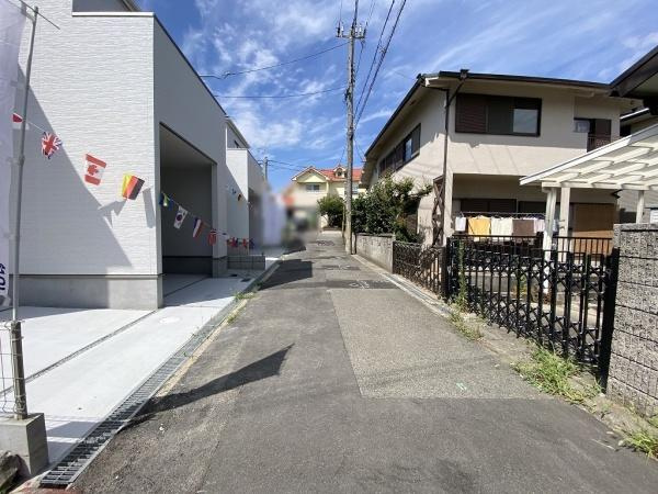 【前面道路含む現地写真】 | 明石市東野町1期2号棟　新築戸建