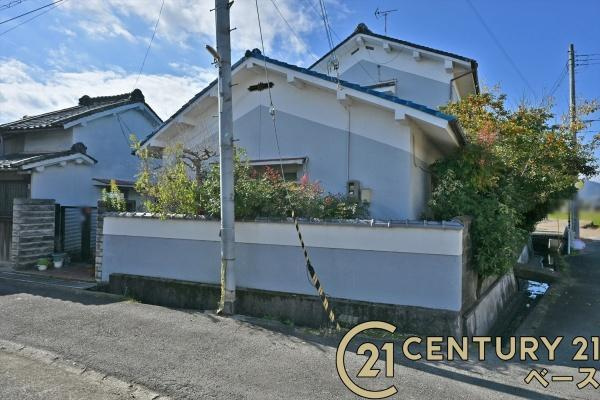 大和高田市大字藤森の売地の前面道路含む現地写真|■現地撮影写真■周辺には溜池がありカメがこちらを見ていることがあります。