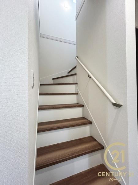 リーブルガーデン石原田町 ／新築一戸建の内装|■現地撮影写真■こちらは階段になっております。
