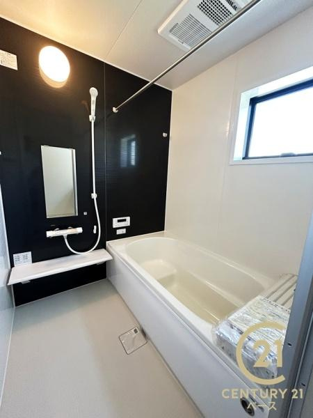 リーブルガーデン石原田町 ／新築一戸建の浴室|■現地撮影写真■ゆったり１坪サイズ！足を伸ばしての入浴は疲れも癒してくれます！