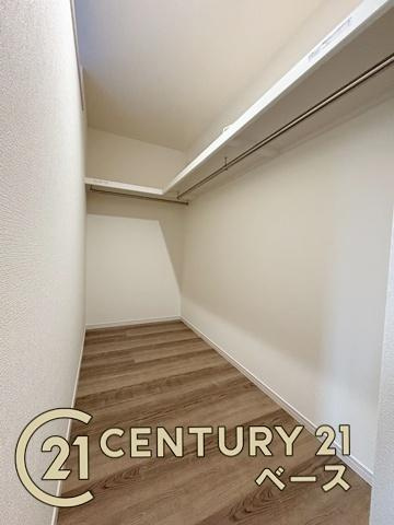 リーブルガーデン曽我町 １号棟 ／新築一戸建の収納|■現地撮影写真■広々としたＷＩＣを完備！大きな荷物も楽々収納！■