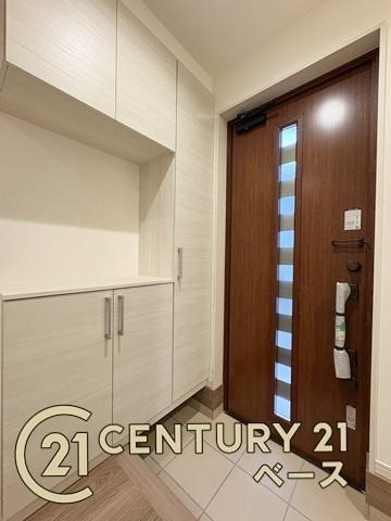 リーブルガーデン曽我町 １号棟 ／新築一戸建の玄関|■現地撮影写真■すっきりとした明るい玄関が家族やお客様を迎えてくれます！