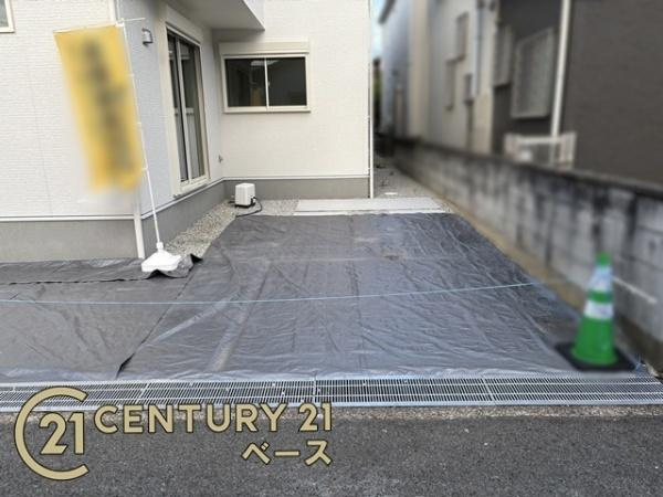 リーブルガーデン曽我町 １号棟 ／新築一戸建の駐車場|■現地撮影写真■駐車スペース２台分完備！