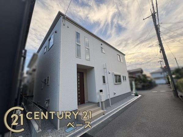 リーブルガーデン曽我町 １号棟 ／新築一戸建の外観|■現地撮影写真■耐震等級３の地震に強安心の邸宅！雨で汚れを洗い流してくれるセルフクリーニング機能付き外壁！お気軽にお問い合わせください！■