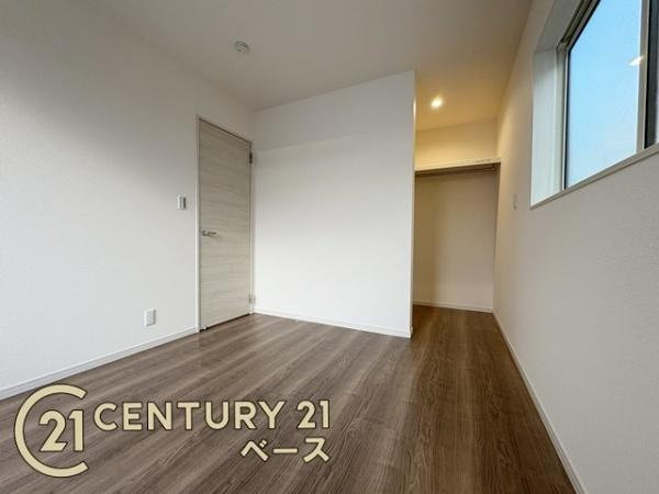 リーブルガーデン曽我町 １号棟 ／新築一戸建の洋室|■現地撮影写真■日当たりのよい明るい雰囲気の洋室です！