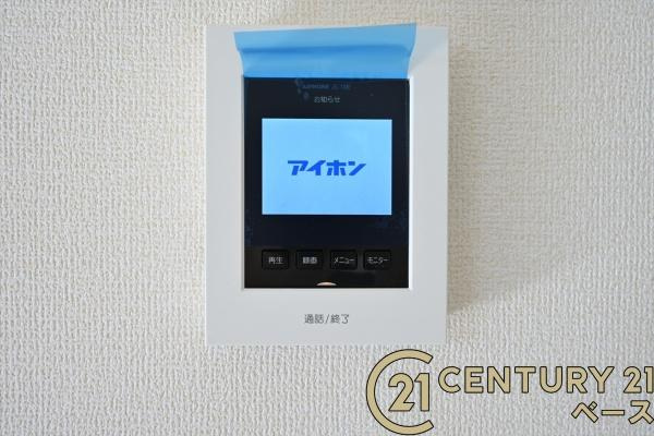 リーブルガーデン粟殿 ３号棟 ／新築一戸建の内装|■現地撮影写真■ＴＶモニター付きインターホンで防犯対策もバッチリ！来客も一目でわかり安心です！