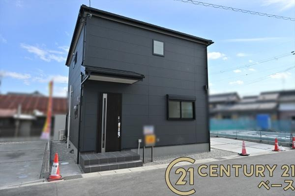 リーブルガーデン粟殿 ３号棟 ／新築一戸建の外観|■現地撮影写真■耐震等級３の地震に強い安心の邸宅！雨で汚れを洗い流してくれるセルフクリーニング機能付き外壁！お気軽にお問い合わせください！