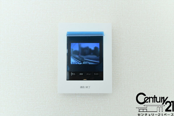 リーブルガーデン粟殿 ４号棟 ／新築一戸建の内観：施工例|■ＴＶモニター付きインターホンで防犯対策もバッチリ！来客も一目でわかり安心です！■