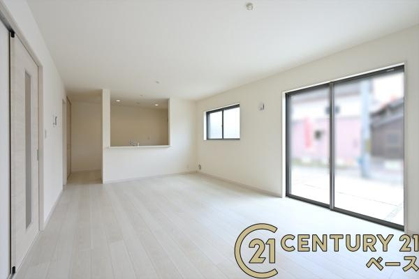 リーブルガーデン粟殿 ４号棟 ／新築一戸建の内観：施工例|■収納力と使いやすさを追求したシステムキッチンです！■