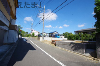 【前面道路含む現地写真】