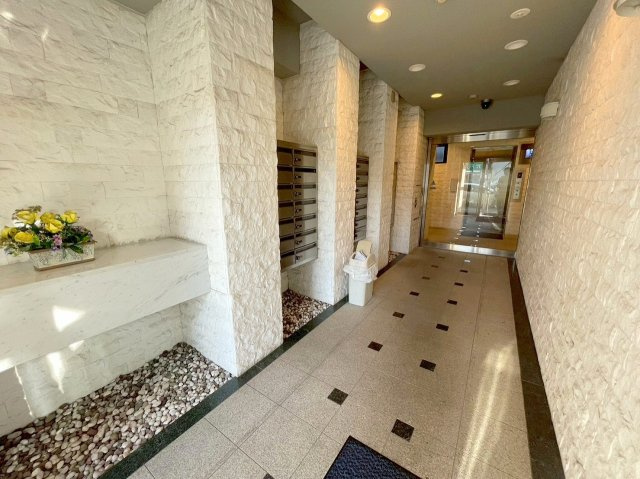 パレス東洋豊里2号館のロビー