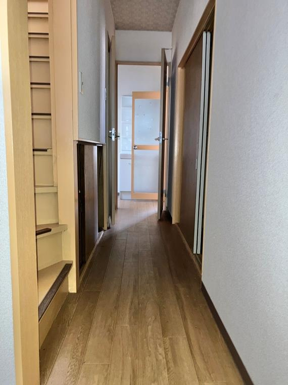 高津戸建のロビー|毎日通るロビーはこのようになっています