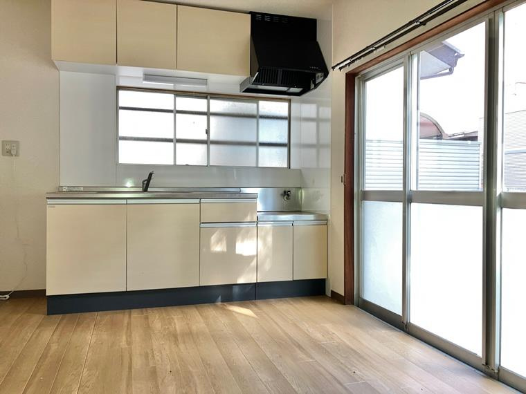 高津戸建の居間・リビング|ゆったり過ごせる居間です