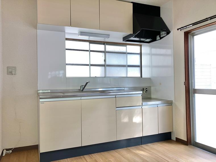 高津戸建のキッチン|キッチンでお料理をお楽しみください