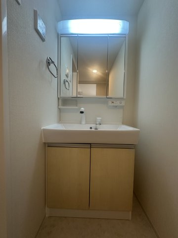 atelier TOMIの独立洗面台