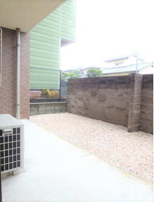 【庭】 | アーニスト国分 | お庭が付いています